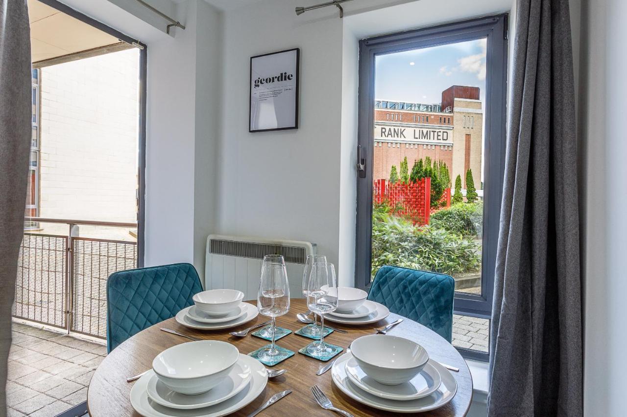 Boutique Quayside Apartment - Free Parking ニューカッスル・アポン・タイン エクステリア 写真